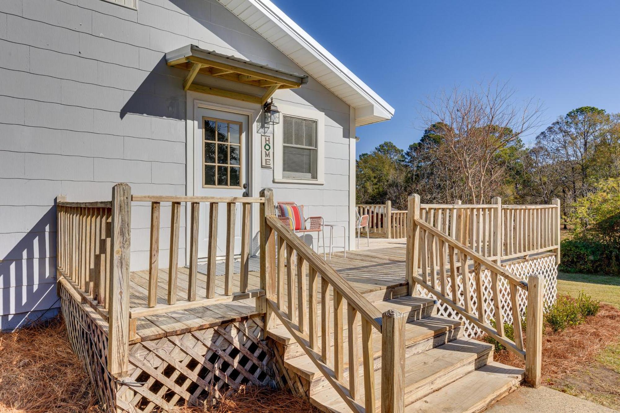 Quiet Grove Hill Cottage With Wraparound Deck! Exterior foto